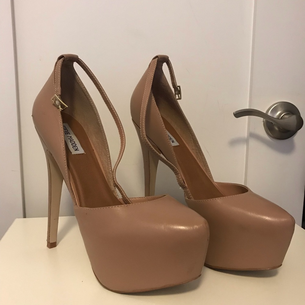 Steve Madden Ankle Tie Platform Pump